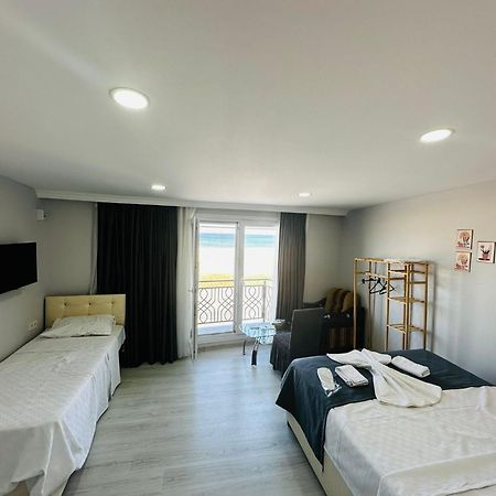 Holiday Beach Hotel Arnavutkoy Buitenkant foto