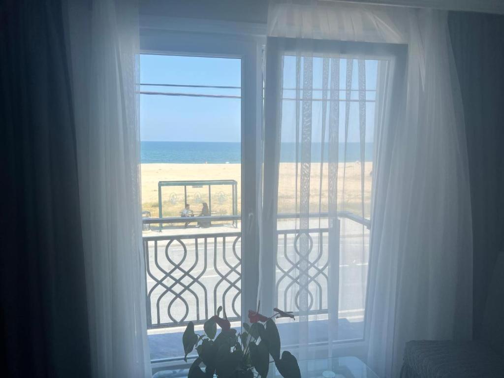 Holiday Beach Hotel Arnavutkoy Buitenkant foto